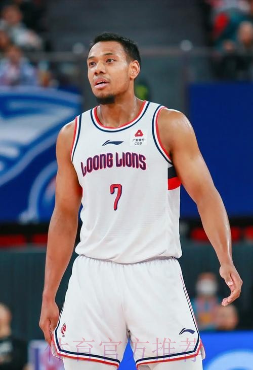 祝铭震全场出战14分钟,7中3得到9分1板1助攻 祝铭震全场出战14分钟,7中3得到9分1板1助攻